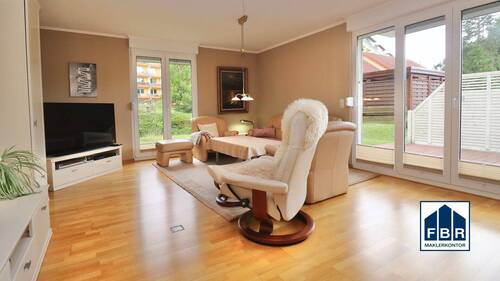 Helles großes Wohnzimmer - 