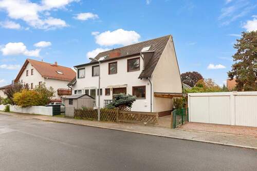 Frontansicht - Doppelhaushälfte im Neuköllner Blumenviertel