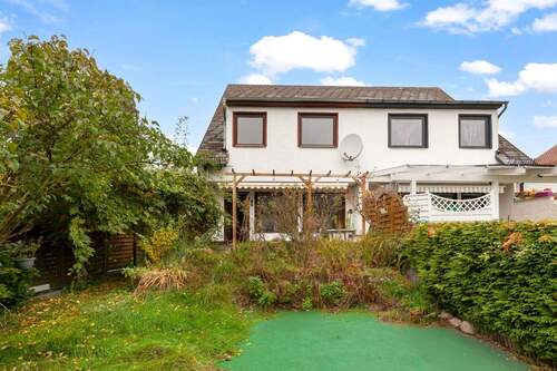 Gebäuderückseite - 5 Zimmer Doppelhaushälfte zum Kaufen in Berlin