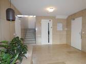 Hauseingang - Aufzug - 
