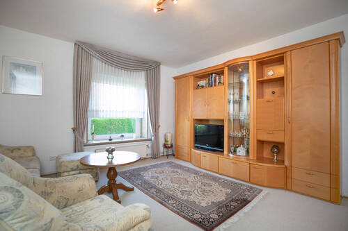 Wohnzimmer EG - 5 Zimmer Mehrfamilienhaus, Wohnhaus zum Kaufen in Dietzenbach / Hexenberg