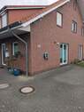 Außenansicht - Top gepflegtes Reihenendhaus (2002) mit vielen Renovierungen in Spielstraße (provisionsfrei)