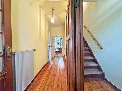 Flur - 7 Zimmer Reihenmittelhaus zum Kaufen in Bremen