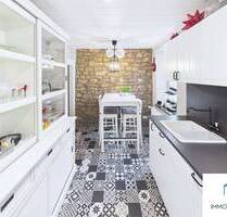 Reihenmittelhaus mit Terrasse, Garten, Keller und historischem Detail in Siefersheim