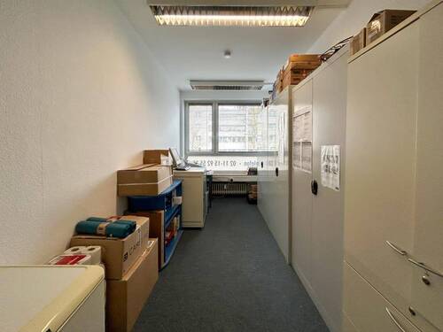 Abstellraum - 9 Zimmer Büro in Düsseldorf
