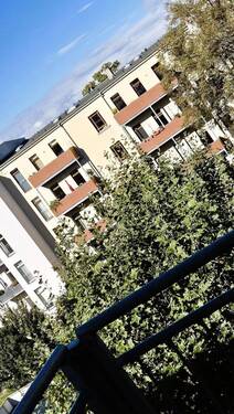 20251021_Balkonaussicht Herbst.jpg - Etagenwohnung mit 83,80 m² in Leipzig zum Kaufen