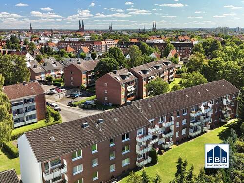 Luftbild Objektansicht - Frisch modernisierte Etagenwohnung mit Balkon in Lübeck-Sankt Lorenz Nord
