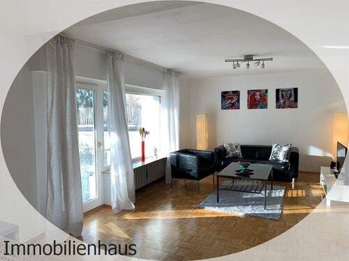 Blick Balkon und Wohnen.JPG - SCHICKES helles MÖBLIERTES Wohnen! Hoher Freizeitwert, im Mosbachtal Joggen! Heimkommen & Wohlfühlen.