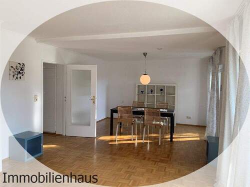 Wohnen Blick Essbreich und Flur.JPG - 2 Zimmer Etagenwohnung in Wiesbaden