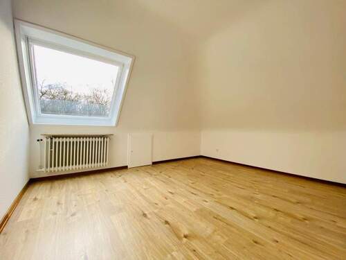 4. Zimmer (Lage: OG) - 