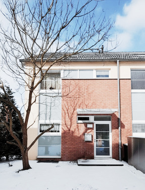 Ansicht vorn - Reihenendhaus mit Garten in Köpenick