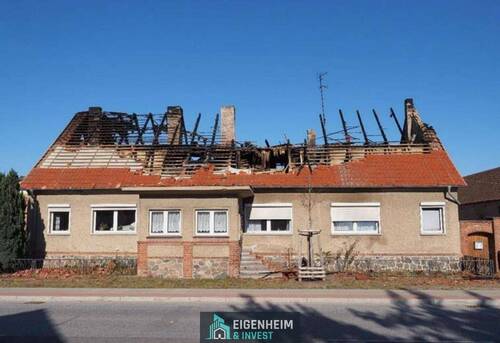 Mehrfamilienhaus - Bauernhaus, Landhaus mit 290,00 m² in Löwenberger Land zum Kaufen