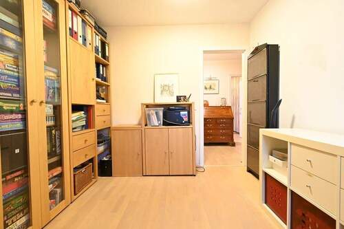 Kinder- oder Arbeitszimmer (5) - 