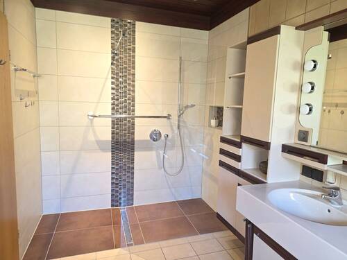 EG_Tageslichtbad mit Dusche und WC (1)_#121712 - 