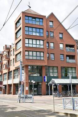 Turm - schöne 4 Zimmer Wohnung provisionsfrei, mit Aufzug, Tiefgarage und EBK, zentral in Frechen