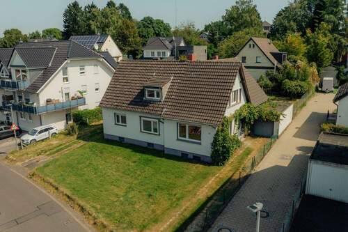 Hausansicht - Seltene Gelegenheit: sanieren oder neu bauen in Moitzfeld