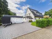 Familienhaus mit ausreichend Parkmöglichkeiten - Großzügiges Mehrgenerationenhaus am Krefelder Stadtwald mit viel Platz