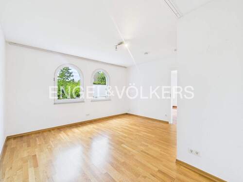 Schlafzimmer - Einfamilienhaus mit 229,00 m² in Krefeld zum Kaufen