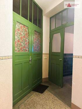 Hausflur - 2 Zimmer Etagenwohnung zum Kaufen in Chemnitz