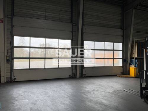 Sektionaltore (Produktionshalle) - Halle in Hennigsdorf zum Kaufen