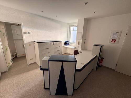 Empfang - Büro mit 80,00 m&sup2; in Werder (Havel) zur Miete