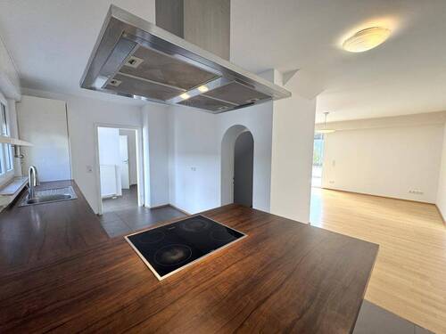 moderne Einbauküche - Einfamilienhaus mit 190,40 m&sup2; in Wiesbaden zum Kaufen