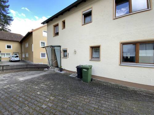 Ansicht Rückseite - 4 Zimmer Mehrfamilienhaus, Wohnhaus zum Kaufen in Wernberg-Köblitz