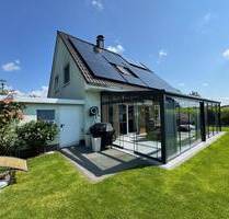 Modernes freistehendes Einfamilienhaus mit exklusivem Glas-Wintergarten, Smart-Home und hochwertiger Ausstattung - Burscheid