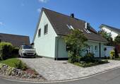 Frontansicht - 4 Zimmer Einfamilienhaus zum Kaufen in Burscheid