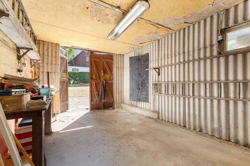 Garage - 