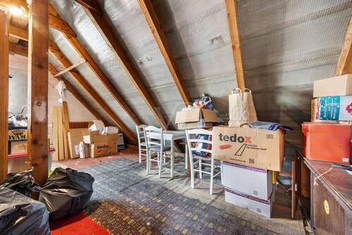 unausgebautes Zimmer im Obergeschoss - 