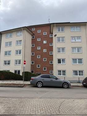 Vorderansicht - 12 Parteienhaus unmittelbar am neuen Campus Düren.