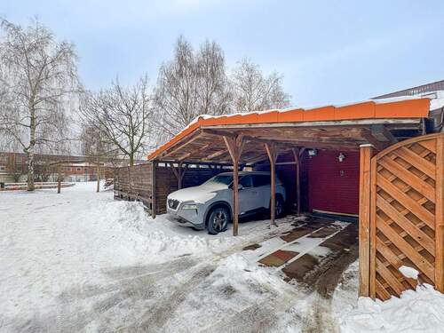 Carport ist auch direkt vom Garten aus zugänglich - 