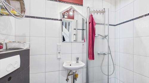 Duschbad im Erdgeschoss - 