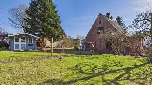 Mit Außen WC am Haus - 