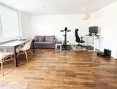 Wohnzimmer (KI optimiert) - Etagenwohnung mit 45,50 m&sup2; in Hamburg zum Kaufen