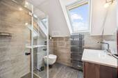 Weiteres Badezimmer im Obergeschoss - 