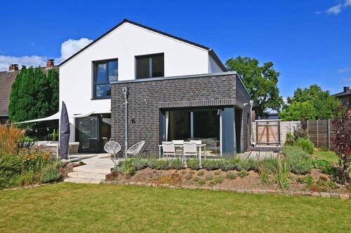 Grundriss - Sehr modernes, großzügiges und neuwertiges EFH mit Süd West Grundstück - Energieklasse A+