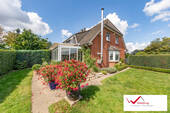 Westseite mit Wintergarten - 