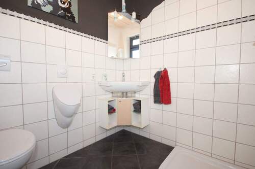 Gästebad im Erdgeschoss - 