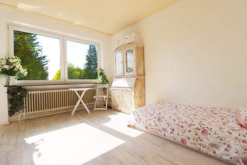 Zimmer mit Balkon - 6 Zimmer Reihenmittelhaus in Norderstedt / Harksheide