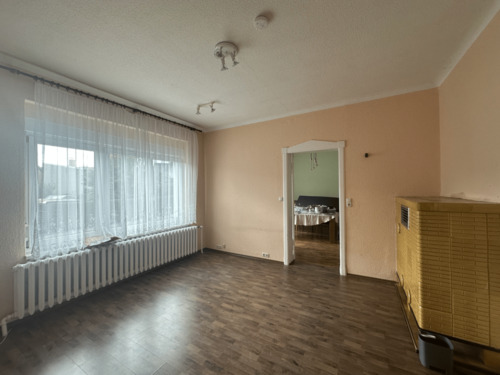 Mit nostalgischem Kachelofen - 