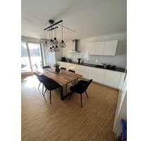 Hochwertige 3,5 Zimmer-Wohnung mit Aufzug u. Einbauküche in guter Lage von Kirchheim - Kirchheim unter Teck