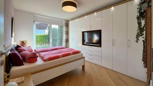 Gemütliches Schlafzimmer mit Blick ins Grüne - 