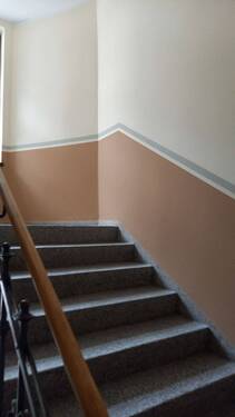 Treppenhaus - 3 Zimmer Etagenwohnung zur Miete in Chemnitz
