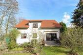 Hausansicht vom Garten - !!!Traumhaus in Traumlage!!! Großes EFH und Top-Potenzial in Feldrandlage zur flexiblen Nutzung