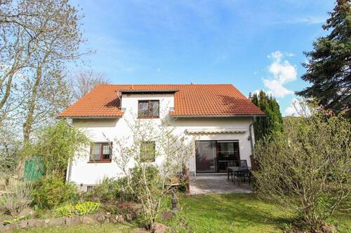 Hausansicht vom Garten - !!!Traumhaus in Traumlage!!! Großes EFH und Top-Potenzial in Feldrandlage zur flexiblen Nutzung
