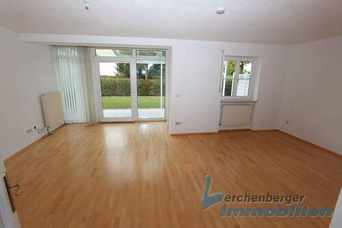 Wohnzimmer - Doppelhaushälfte mit 160,00 m² in Osterhofen zur Miete