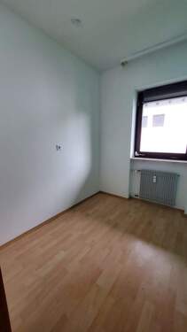 Abstellraum/Büro/begehbarer Kleiderschrank - 