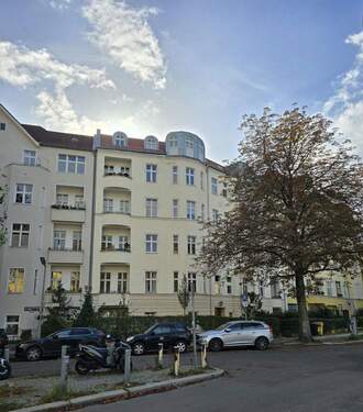 Frontansicht - Von Privat, 2x (Renovierte) 2 Zi Altbauwohnung, Nähe Schloßstraße, bezugsfrei
